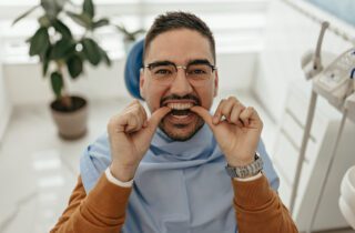 One of the most compelling reasons to consider clear aligners is the wide range of oral health benefits they offer.